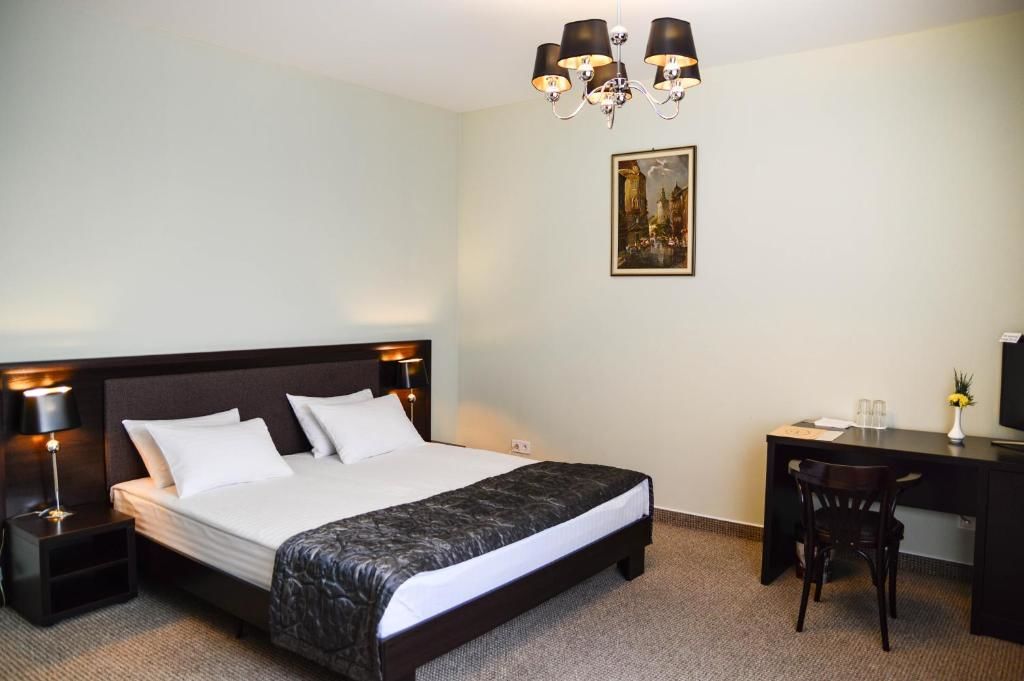 Отель Churchill-Inn Винница